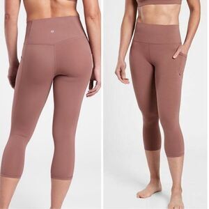 Athleta Salutation Stash Pocket II Capri Hearth Rose S